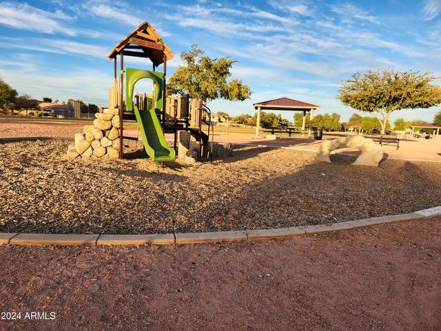 15923 W Post Drive, Surprise, AZ 85374