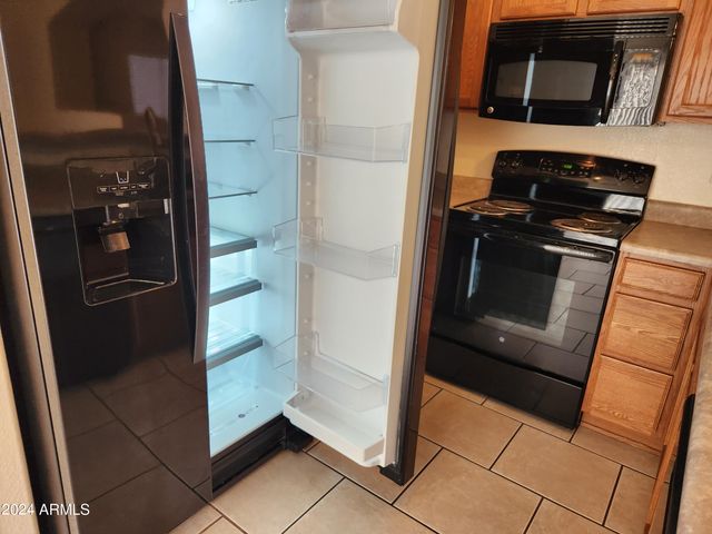 15923 W Post Drive, Surprise, AZ 85374