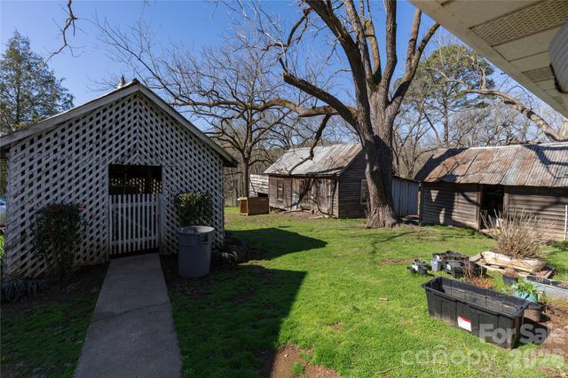 32547 Valley Drive, Albemarle, NC 28001