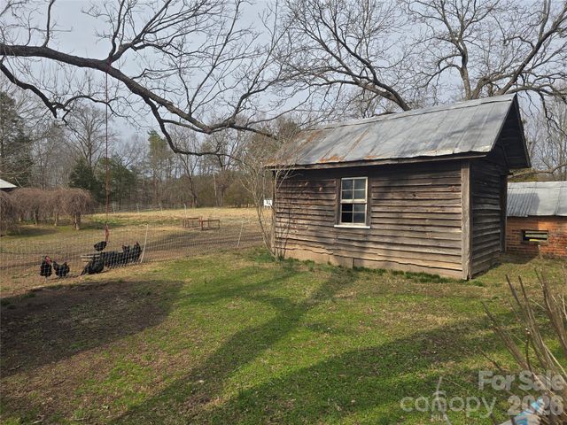 32547 Valley Drive, Albemarle, NC 28001