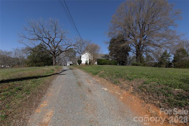 32547 Valley Drive, Albemarle, NC 28001