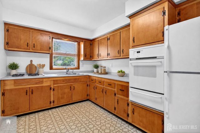 56 Whitman Street, Carteret, NJ 07008