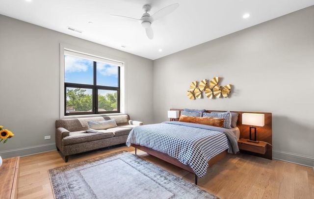 4504 N Clark Street 404, Chicago, IL 60640