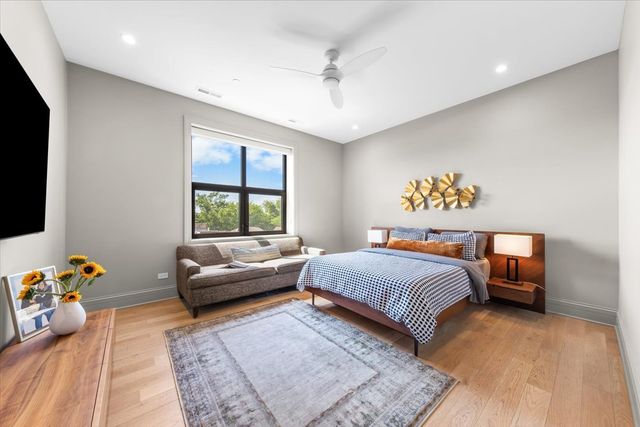 4504 N Clark Street 404, Chicago, IL 60640