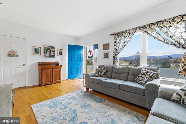 11 INDEPENDENCE DR, Luray, VA 22835