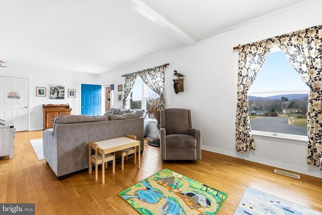 11 INDEPENDENCE DR, Luray, VA 22835