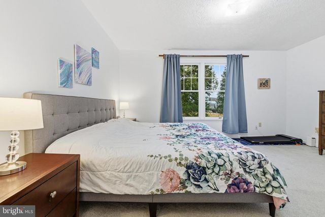 11 INDEPENDENCE DR, Luray, VA 22835