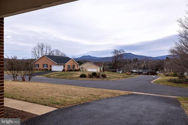 11 INDEPENDENCE DR, Luray, VA 22835