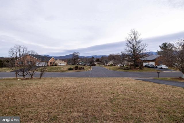 11 INDEPENDENCE DR, Luray, VA 22835
