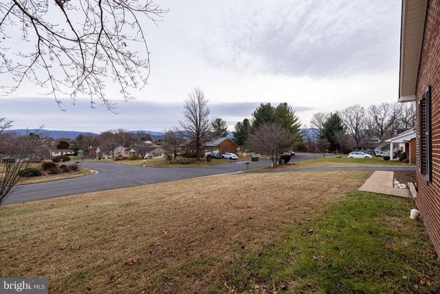 11 INDEPENDENCE DR, Luray, VA 22835