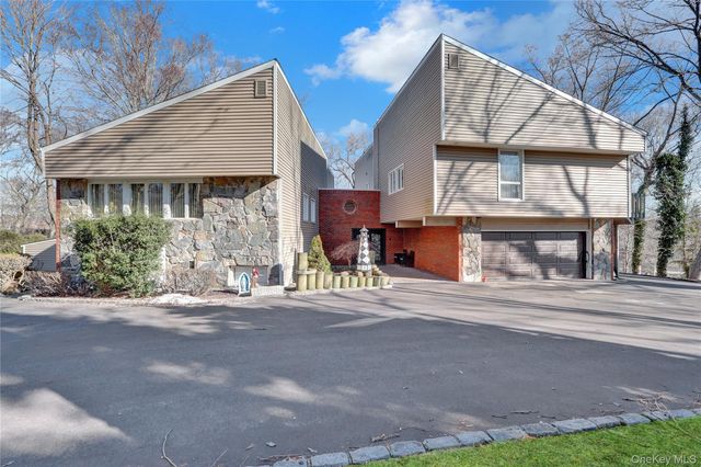 2 Riverview Terrace, Smithtown, NY 11787