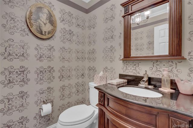 2 Riverview Terrace, Smithtown, NY 11787