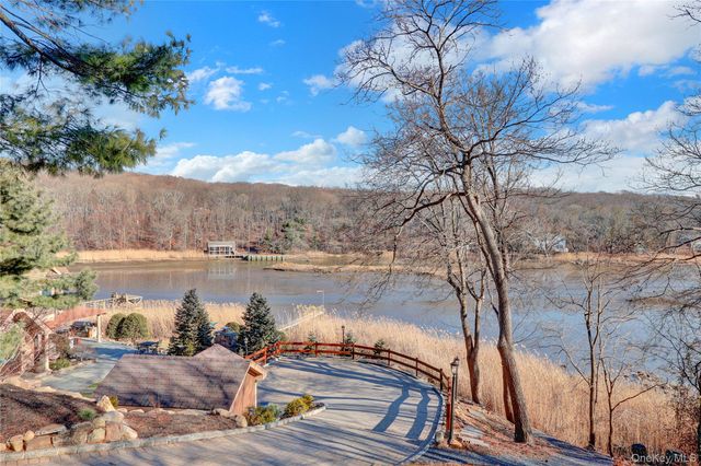 2 Riverview Terrace, Smithtown, NY 11787