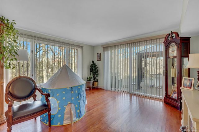 2 Riverview Terrace, Smithtown, NY 11787