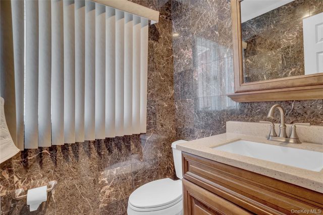 2 Riverview Terrace, Smithtown, NY 11787