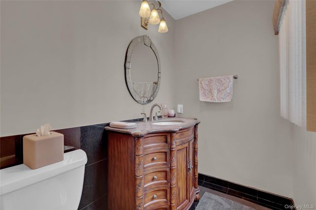 2 Riverview Terrace, Smithtown, NY 11787