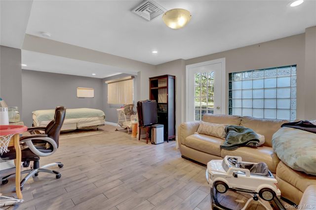 2 Riverview Terrace, Smithtown, NY 11787