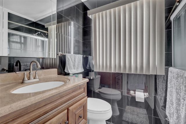 2 Riverview Terrace, Smithtown, NY 11787