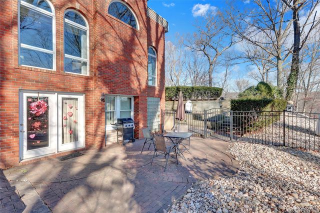 2 Riverview Terrace, Smithtown, NY 11787