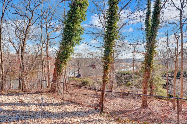 2 Riverview Terrace, Smithtown, NY 11787