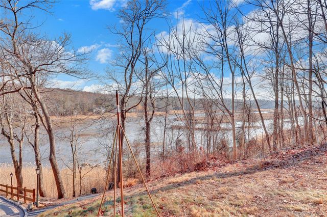 2 Riverview Terrace, Smithtown, NY 11787