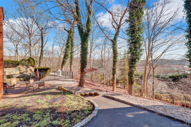 2 Riverview Terrace, Smithtown, NY 11787