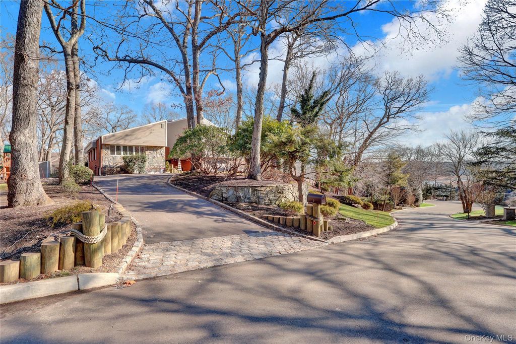 2 Riverview Terrace, Smithtown, NY 11787