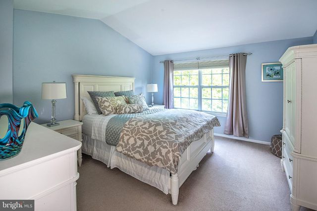 148 STONESHIRE DR, Glassborough, NJ 08028