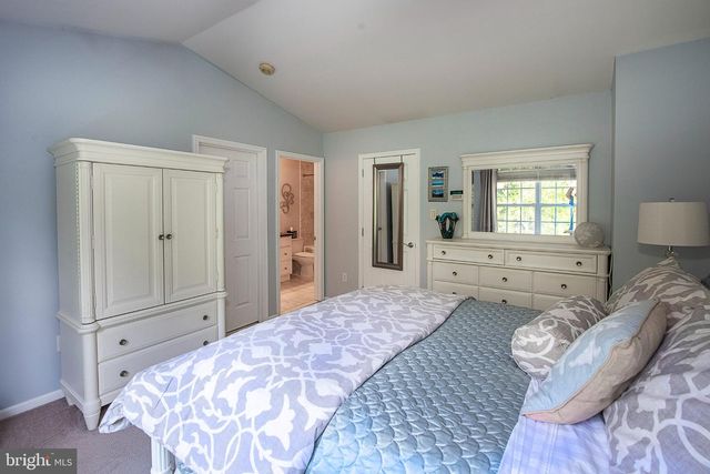 148 STONESHIRE DR, Glassborough, NJ 08028