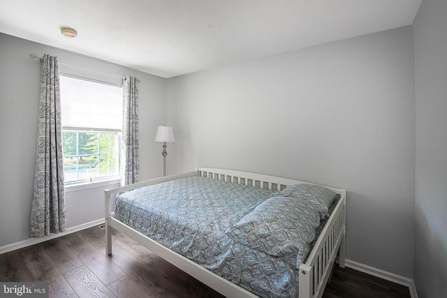 148 STONESHIRE DR, Glassborough, NJ 08028