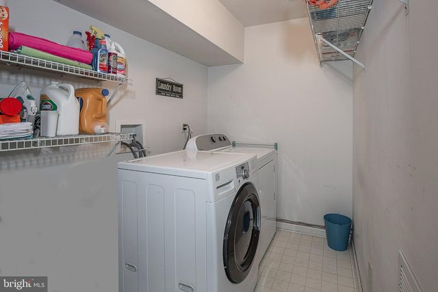 148 STONESHIRE DR, Glassborough, NJ 08028