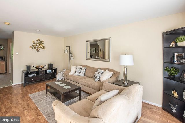 148 STONESHIRE DR, Glassborough, NJ 08028