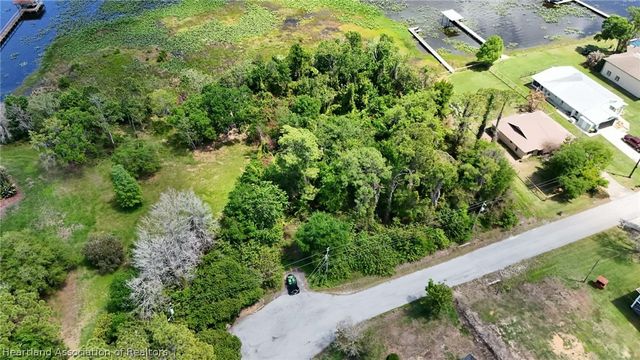 2940 Oak Beach Boulevard, Sebring, FL 33875