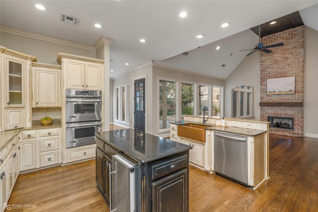 105 Esplanade Court, Bossier City, LA 71111