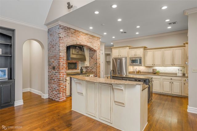 105 Esplanade Court, Bossier City, LA 71111