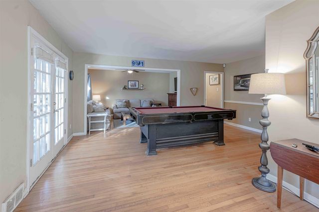 465 MEADOWCREST CIR W, Memphis, TN 38117