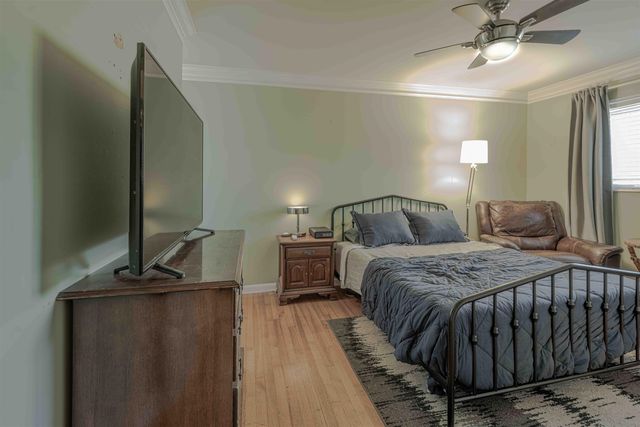 465 MEADOWCREST CIR W, Memphis, TN 38117