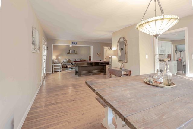 465 MEADOWCREST CIR W, Memphis, TN 38117