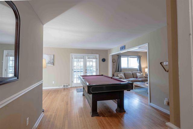 465 MEADOWCREST CIR W, Memphis, TN 38117