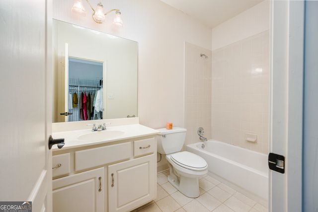 5510 Stoneleigh Drive, Suwanee, GA 30024