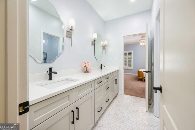 5510 Stoneleigh Drive, Suwanee, GA 30024
