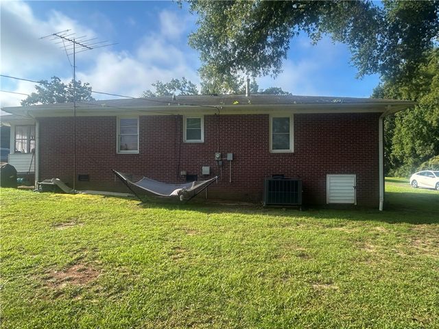 212 W Greer Street, Honea Path, SC 29654