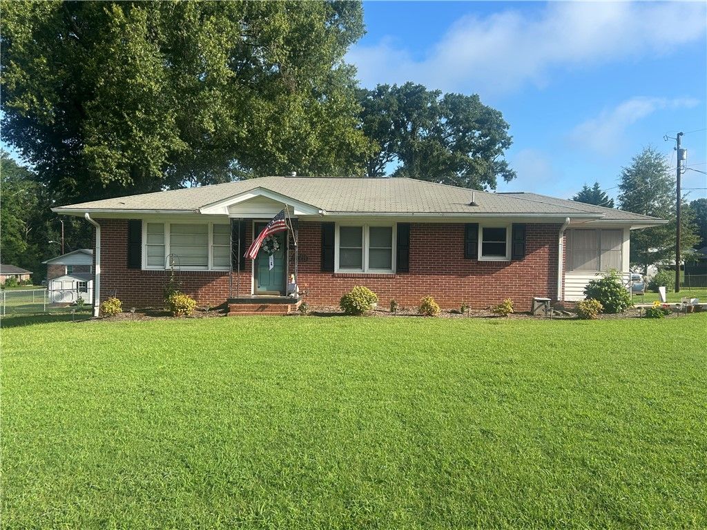 212 W Greer Street, Honea Path, SC 29654