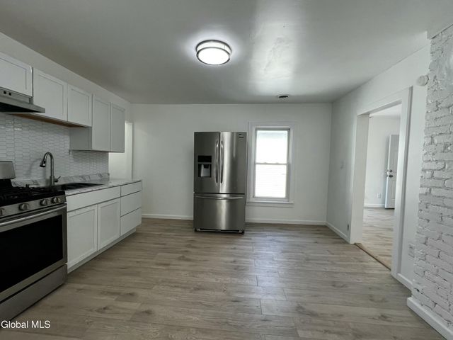 21 Grove Place, Schenectady, NY 12307
