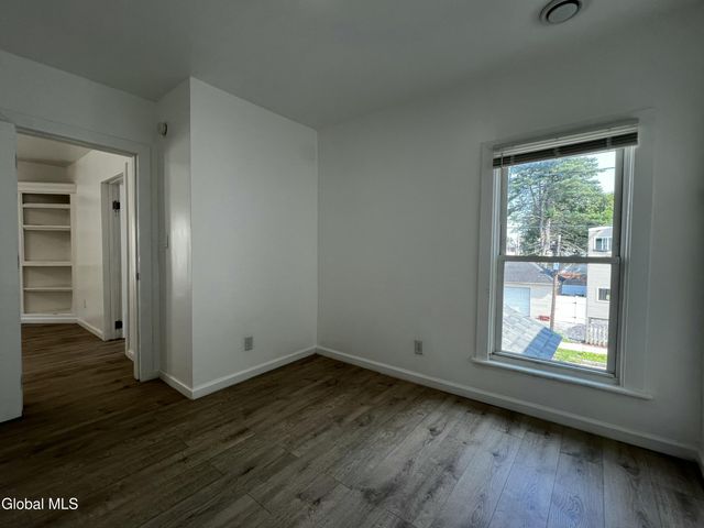 21 Grove Place, Schenectady, NY 12307