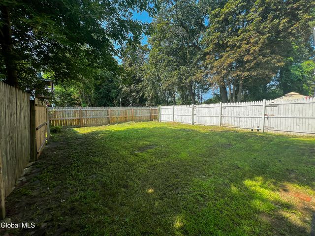 21 Grove Place, Schenectady, NY 12307