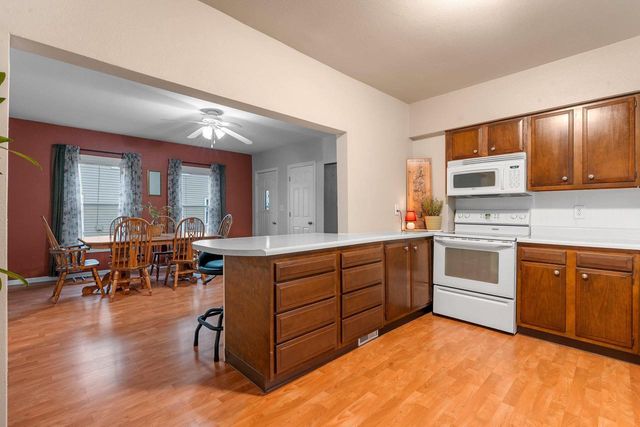 246 W 18TH AVENUE, Oshkosh, WI 54902