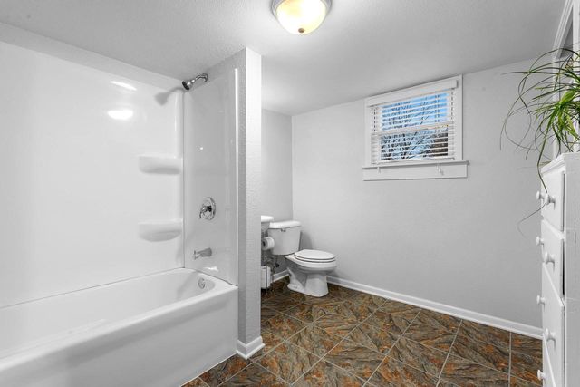 246 W 18TH AVENUE, Oshkosh, WI 54902