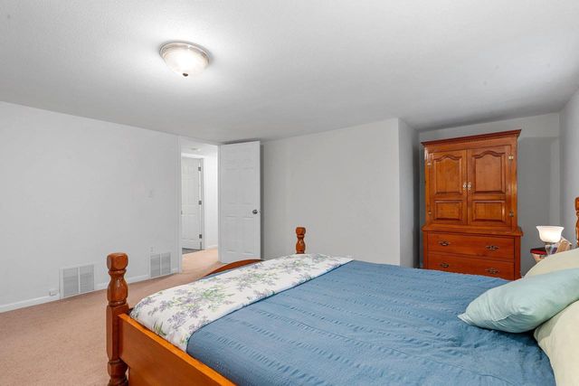 246 W 18TH AVENUE, Oshkosh, WI 54902