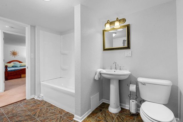 246 W 18TH AVENUE, Oshkosh, WI 54902